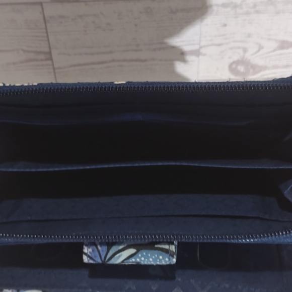 Vera Bradley RFID Turnlock Wallet in the Tropics Tapestry - Picture 4 of 4